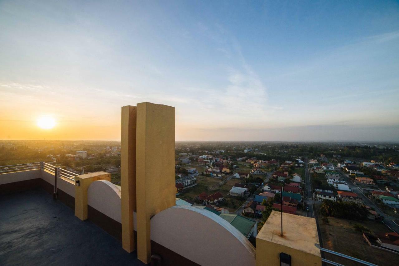 Reddoorz Premium @ Cityland Tagaytay 2 Tagaytay City Exterior photo